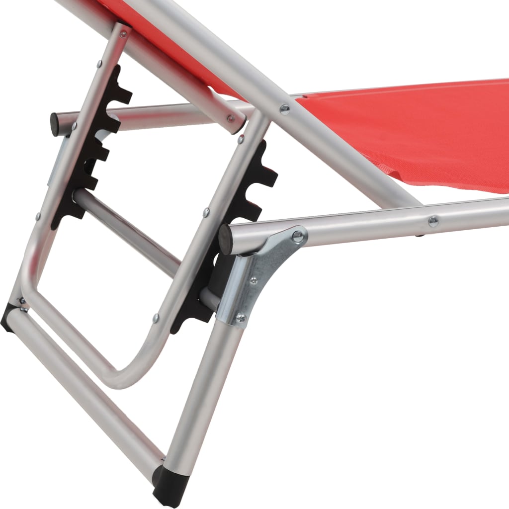 Faltbarer langer Stuhl mit Aluminium und roter Textilenmarke