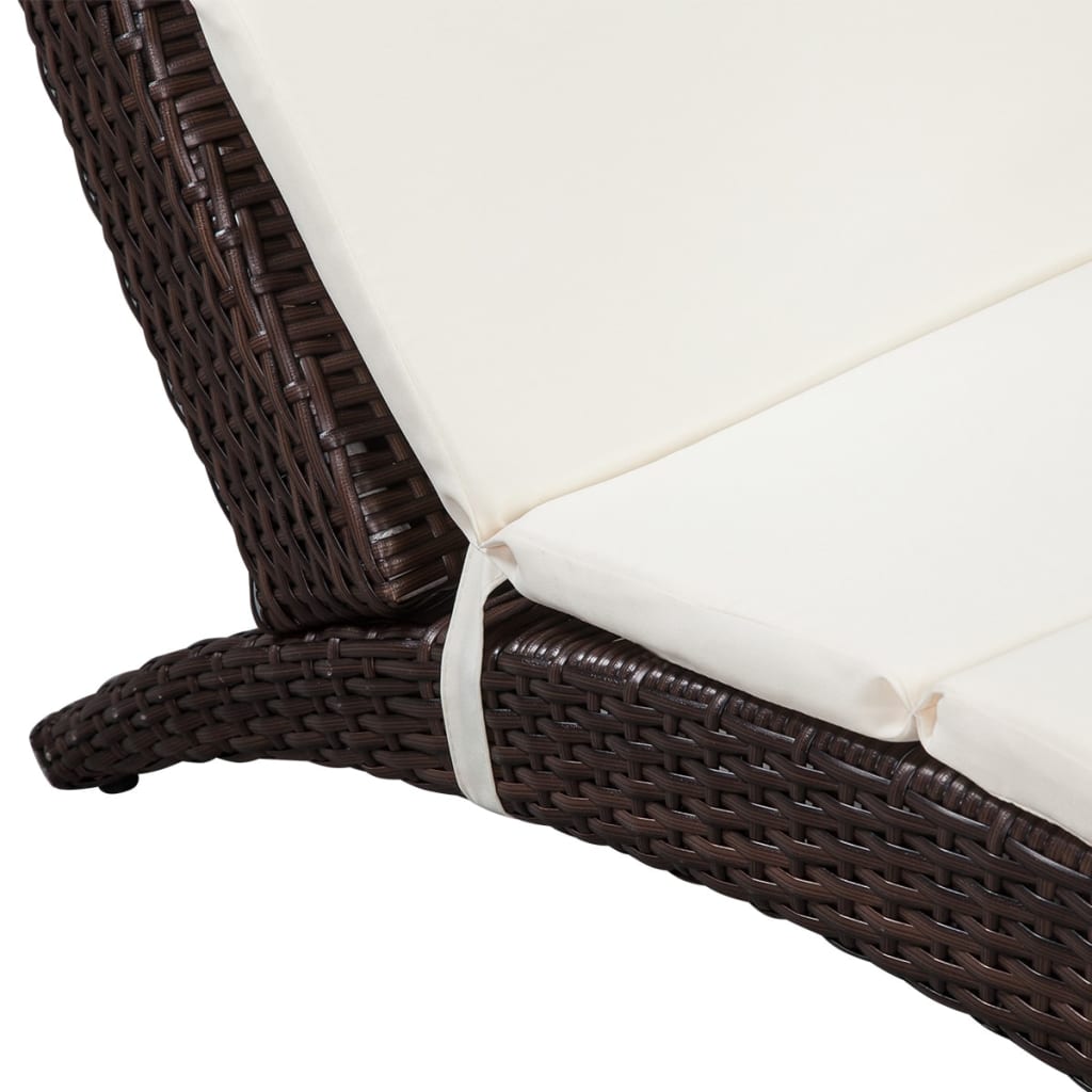 Faltbarer langer Stuhl mit braun geflochtenem Harzkissen
