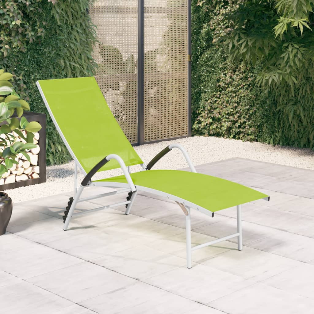 Green textilene and aluminum lounge chair
