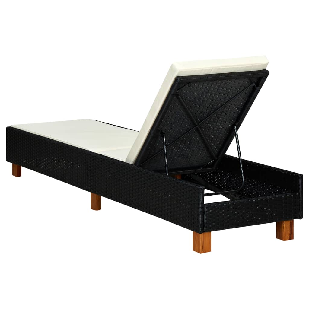 Deckchair with black braided resin cushion