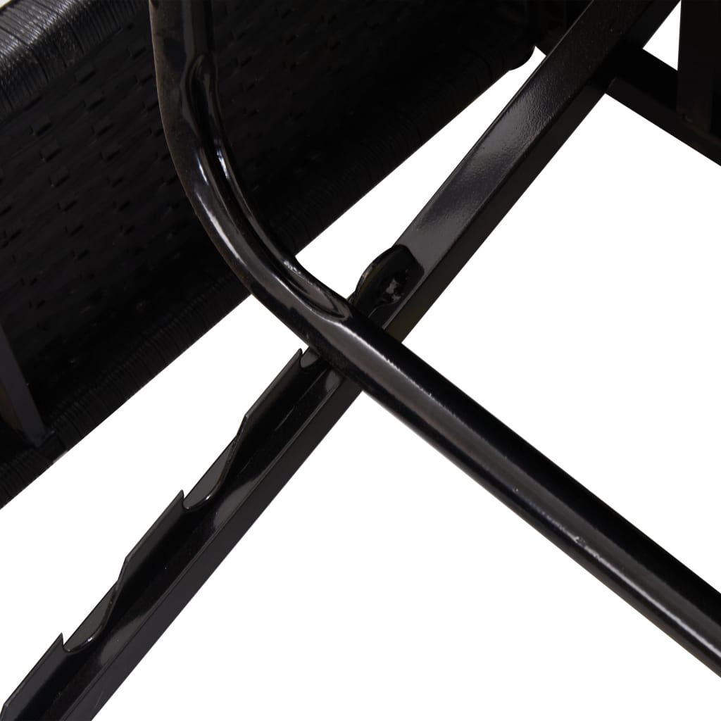 Cabrio Deckchair mit schwarzen geflochtenen Harzkissen